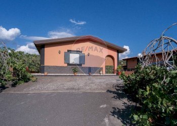 Casa all\'aperto - Villa Contrada Grottitti
 
snc, Bronte - foto 2