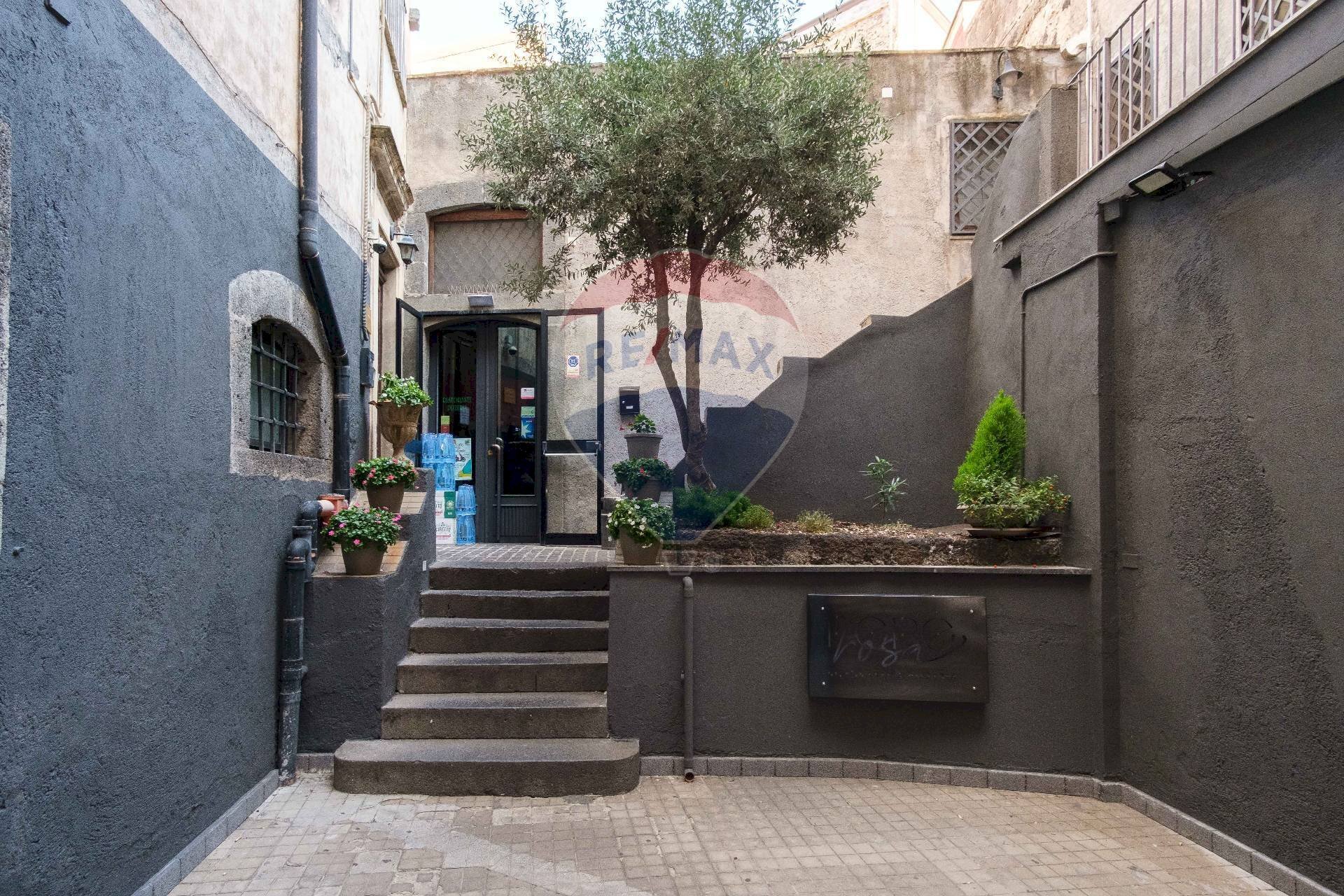 Edificio all\'aperto - Casa semi indipendente Via Umberto
 
222, Bronte - foto 1