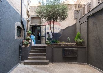 Edificio all\'aperto - Casa semi indipendente Via Umberto
 
222, Bronte - foto 1