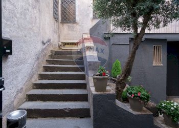 Scale - Casa semi indipendente Via Umberto
 
222, Bronte - foto 5