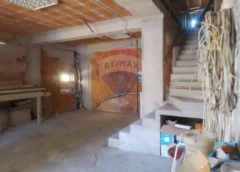 Scale - Casa semi indipendente Via Nazionale Mangano
 
89, Acireale - foto 12