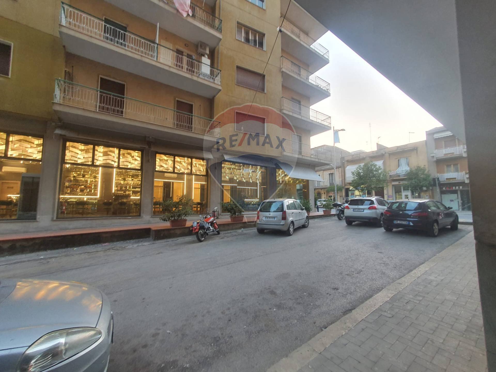 Edificio all\'aperto - Locale Commerciale Via Galileo Galilei/Viale Principe Umberto
 
9, Caltagirone - foto 3