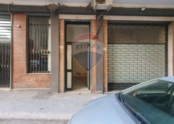 Edificio all\'aperto - Locale Commerciale Via Galileo Galilei/Viale Principe Umberto
 
9, Caltagirone - foto 1