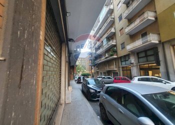 Edificio all\'aperto - Locale Commerciale Via Galileo Galilei/Viale Principe Umberto
 
9, Caltagirone - foto 2