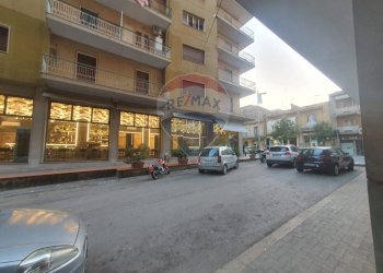 Edificio all\'aperto - Locale Commerciale Via Galileo Galilei/Viale Principe Umberto
 
9, Caltagirone - foto 3