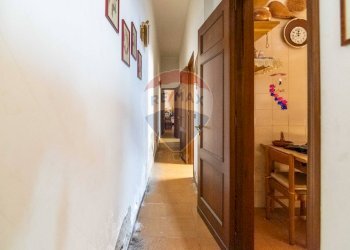 Hall / corridoio - Quadrilocale Via Emanuele Bellia
 
116, Paterno - foto 4