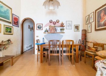 Sala da pranzo - Quadrilocale Via Emanuele Bellia
 
116, Paterno - foto 19