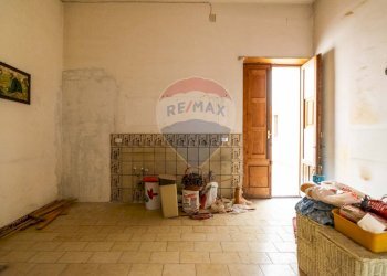 Stanza vuota - Quadrilocale Via Emanuele Bellia
 
116, Paterno - foto 27