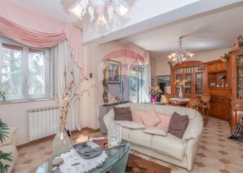 Sala da pranzo - Appartamento Via Duilio Gaio
 
21, Caltagirone - foto 6