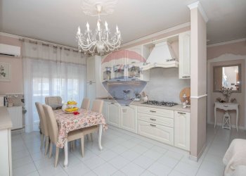 Cucina - Quadrilocale Via Fisicara
 
4, Caltagirone - foto 1