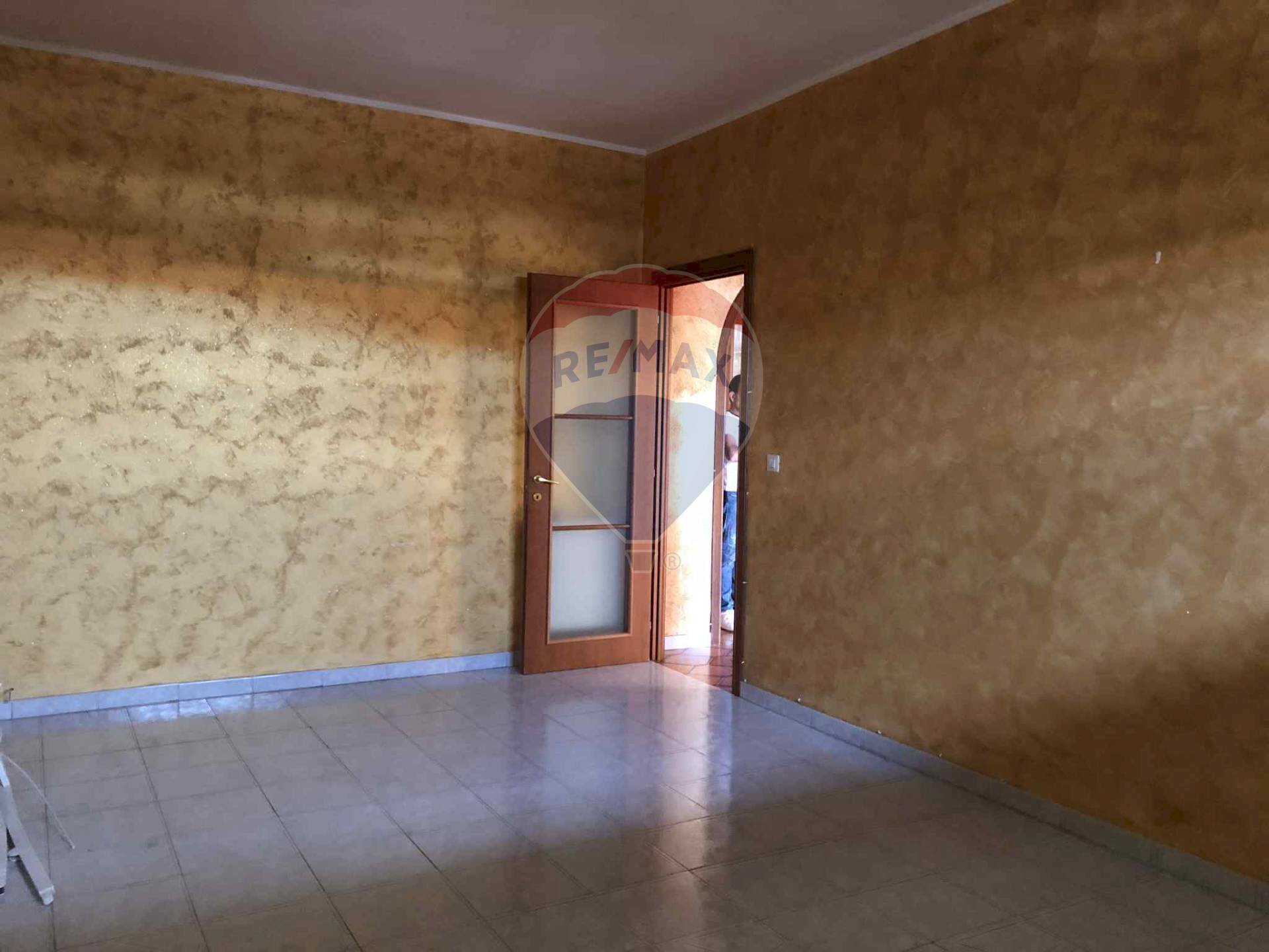 Stanza vuota - Trilocale Via Del Fasano
 
49, Catania - foto 1