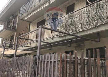 Edificio all\'aperto - Trilocale Via Del Fasano
 
49, Catania - foto 4