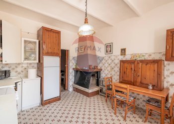 Sala da pranzo - Quadrilocale Via Enrico Mattei
 
2, Castelplanio - foto 2