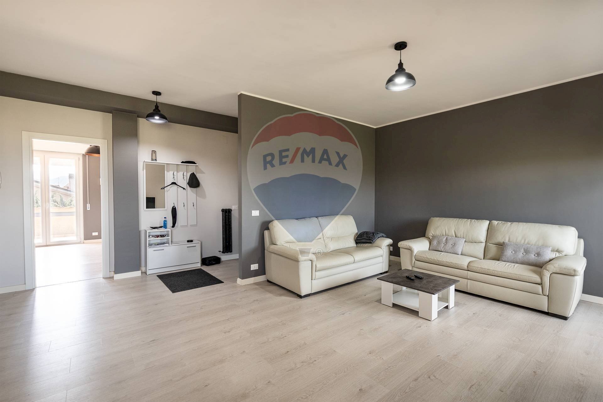 Soggiorno - Four-room apartment via giacomo matteotti
 
176/a, Cupramontana - photo 2