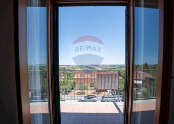 Balcone - Quadrilocale Via don aldo montesi
 
6, Morro d'Alba - foto 8