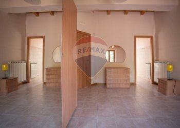 Stanza vuota - Quadrilocale Via don aldo montesi
 
6, Morro d'Alba - foto 26