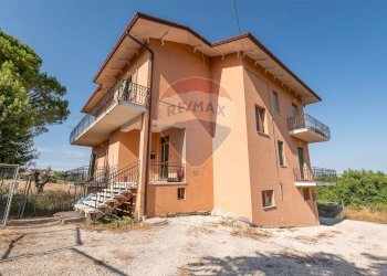 Casa all\'aperto - Trilocale via rosciano, Belvedere Ostrense - foto 1