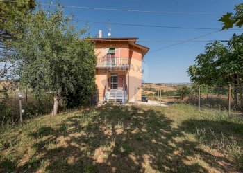 Casa all\'aperto - Trilocale via rosciano, Belvedere Ostrense - foto 3