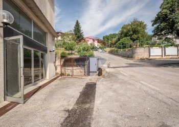 Terrazza - Locale Commerciale Via Giuseppe Verdi
 
1, Castelplanio - foto 1