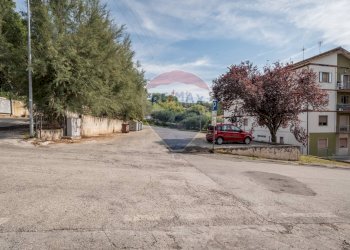 Edificio all\'aperto - Locale Commerciale Via Giuseppe Verdi
 
1, Castelplanio - foto 11