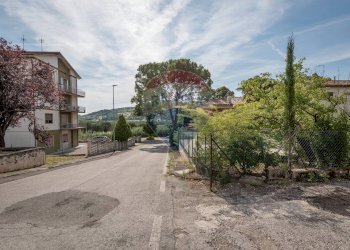 Casa all\'aperto - Locale Commerciale Via Giuseppe Verdi
 
1, Castelplanio - foto 12