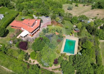 Piscina - Villa Fabriano - foto 4