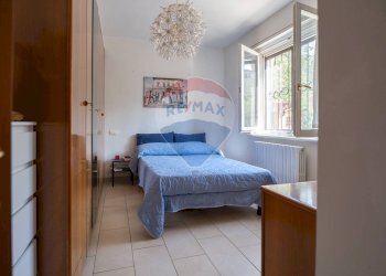 Camera / camera da letto - Villa Via Don Minzoni
 
1, Serra San Quirico - foto 46