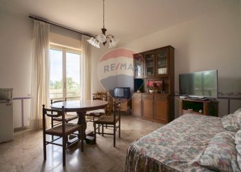 Sala da pranzo - Appartamento Via Castagna
 
31, Belvedere Ostrense - foto 7