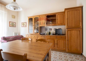 Sala da pranzo - Appartamento Via Castagna
 
31, Belvedere Ostrense - foto 19