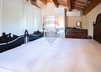 Camera / camera da letto - Casa indipendente Frazione Costa
 
85, Arcevia - foto 15