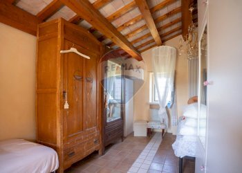 Camera / camera da letto - Casa indipendente Frazione Costa
 
85, Arcevia - foto 19