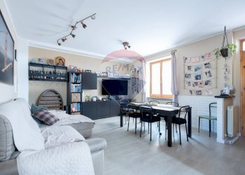 Sala da pranzo - Appartamento Via Piedaspri
 
4A, Serra San Quirico - foto 1