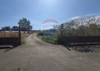 Non correlato - Locale Commerciale Via Liria
 
4, Giardini-Naxos - foto 10