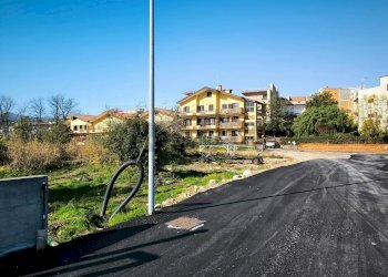 Edificio all\'aperto - Locale Commerciale Via Liria
 
4, Giardini-Naxos - foto 6