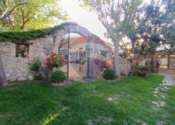 Giardino - Casa indipendente Contrada Carpine
 
SNC, Bovino - foto 58