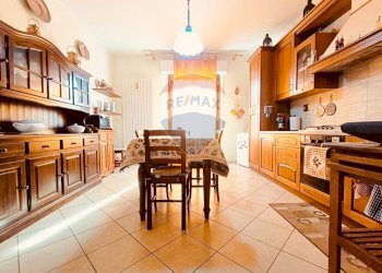 Cucina - Quadrilocale Cecina - foto 4