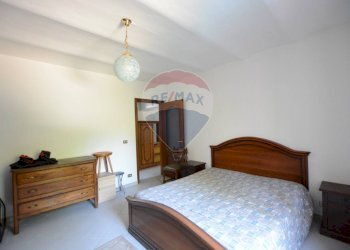 Camera / camera da letto - Four-room apartment strada curagnata 7, Cairo Montenotte - photo 26