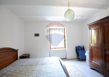 Camera / camera da letto - Four-room apartment strada curagnata 7, Cairo Montenotte - photo 27