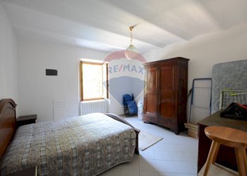 Camera / camera da letto - Four-room apartment strada curagnata 7, Cairo Montenotte - photo 31