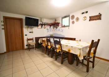 Sala da pranzo - Trilocale VIA PEREGO
 
21, Calusco d'Adda - foto 21