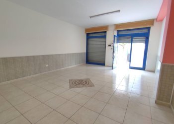 Foto 5 - Locale Commerciale Via Corso Umberto I
96, San Nicandro Garganico - foto 5