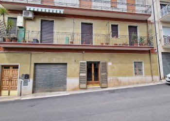 Foto 1 - Quadrilocale Via Castiglia Michele
 
12, San Nicandro Garganico - foto 1