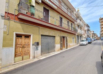 Foto 3 - Quadrilocale Via Castiglia Michele
 
12, San Nicandro Garganico - foto 3