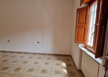 Foto 8 - Quadrilocale Via Castiglia Michele
 
12, San Nicandro Garganico - foto 8