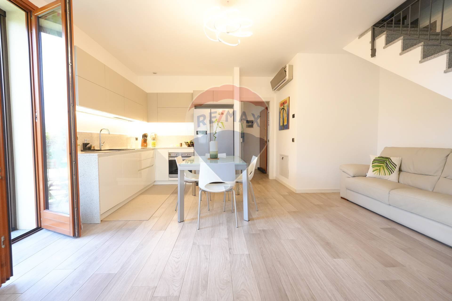 Sala da pranzo - Three-room apartment VIA SANTUARIO
 
22, Ornago - photo 2