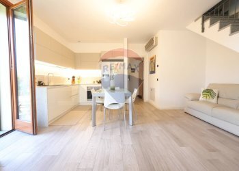 Sala da pranzo - Three-room apartment VIA SANTUARIO
 
22, Ornago - photo 2