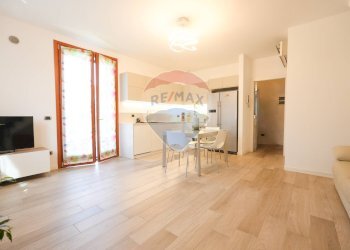 Sala da pranzo - Three-room apartment VIA SANTUARIO
 
22, Ornago - photo 8