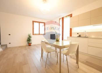 Sala da pranzo - Three-room apartment VIA SANTUARIO
 
22, Ornago - photo 1