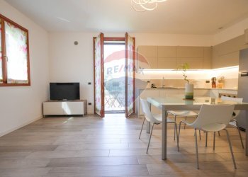 Sala da pranzo - Three-room apartment VIA SANTUARIO
 
22, Ornago - photo 5