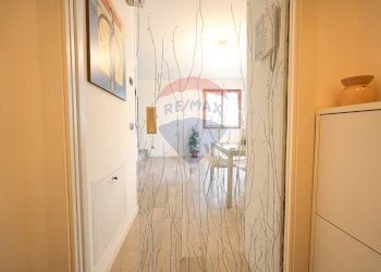 Hall / corridoio - Three-room apartment VIA SANTUARIO
 
22, Ornago - photo 13